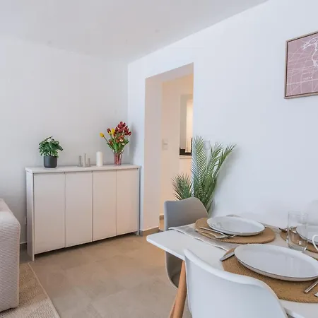 Direkt Am Koenigsplatz - Barrierefrei Fuer 6 Personen Mit Kickertisch Und Beamer