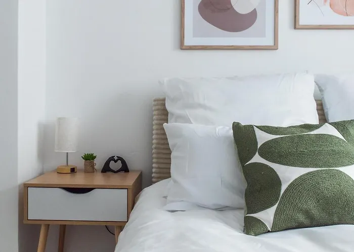 Direkt Am Koenigsplatz - Barrierefrei Fuer 6 Personen Mit Kickertisch Und Beamer Аугсбург