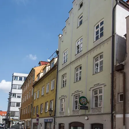 Direkt Am Koenigsplatz - Barrierefrei Fuer 6 Personen Mit Kickertisch Und Beamer Apartment Augsburg