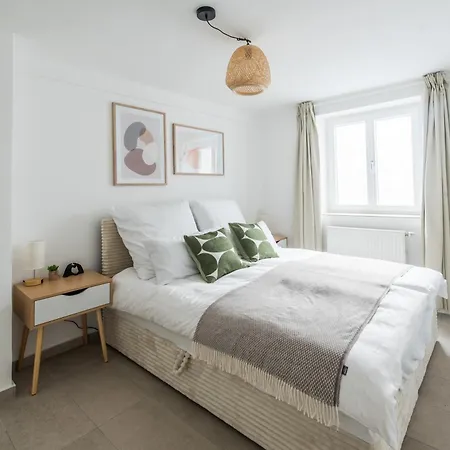 Daire Direkt Am Koenigsplatz - Barrierefrei Fuer 6 Personen Mit Kickertisch Und Beamer