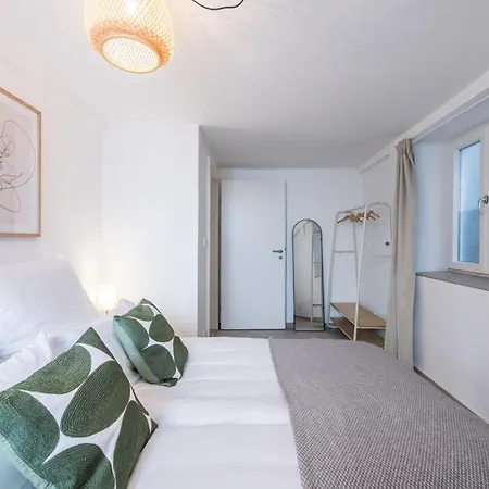 Direkt Am Koenigsplatz - Barrierefrei Fuer 6 Personen Mit Kickertisch Und Beamer