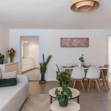 Apartment Direkt Am Koenigsplatz - Barrierefrei Fuer 6 Personen Mit Kickertisch Und Beamer *