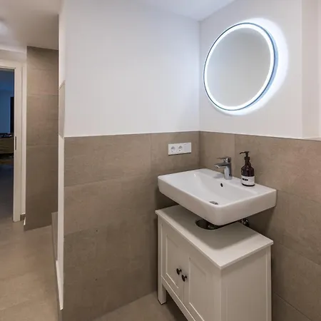 Direkt Am Koenigsplatz - Barrierefrei Fuer 6 Personen Mit Kickertisch Und Beamer Apartment *