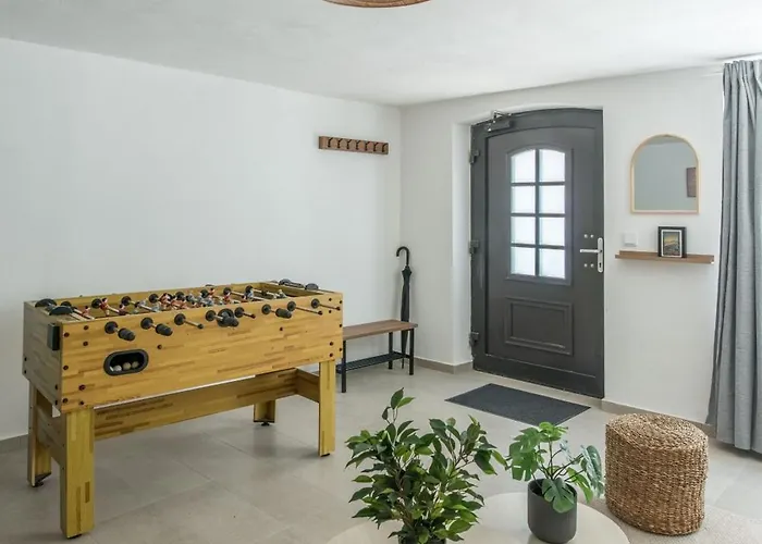 Apartment Direkt Am Koenigsplatz - Barrierefrei Fuer 6 Personen Mit Kickertisch Und Beamer Augsburg