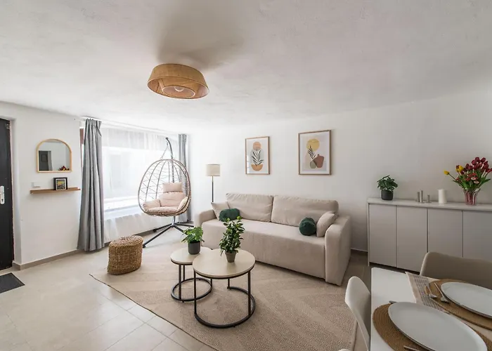 Apartment Direkt Am Koenigsplatz - Barrierefrei Fuer 6 Personen Mit Kickertisch Und Beamer *